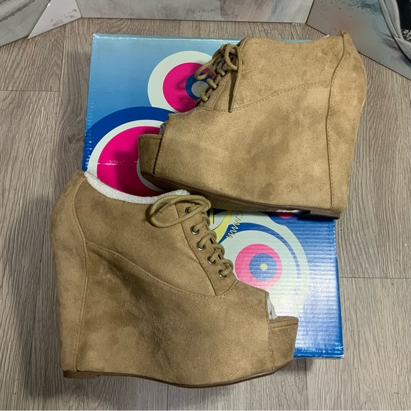 New Soda High Wedge Heel 5" Platform 2” Open Toe Shoes Taupe Women's Sz 6, 6.5 - Picture 2 of 10